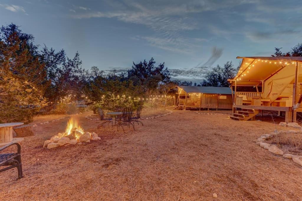 12 Fires Luxury Glamping With Heating #5 Otel Johnson City Dış mekan fotoğraf