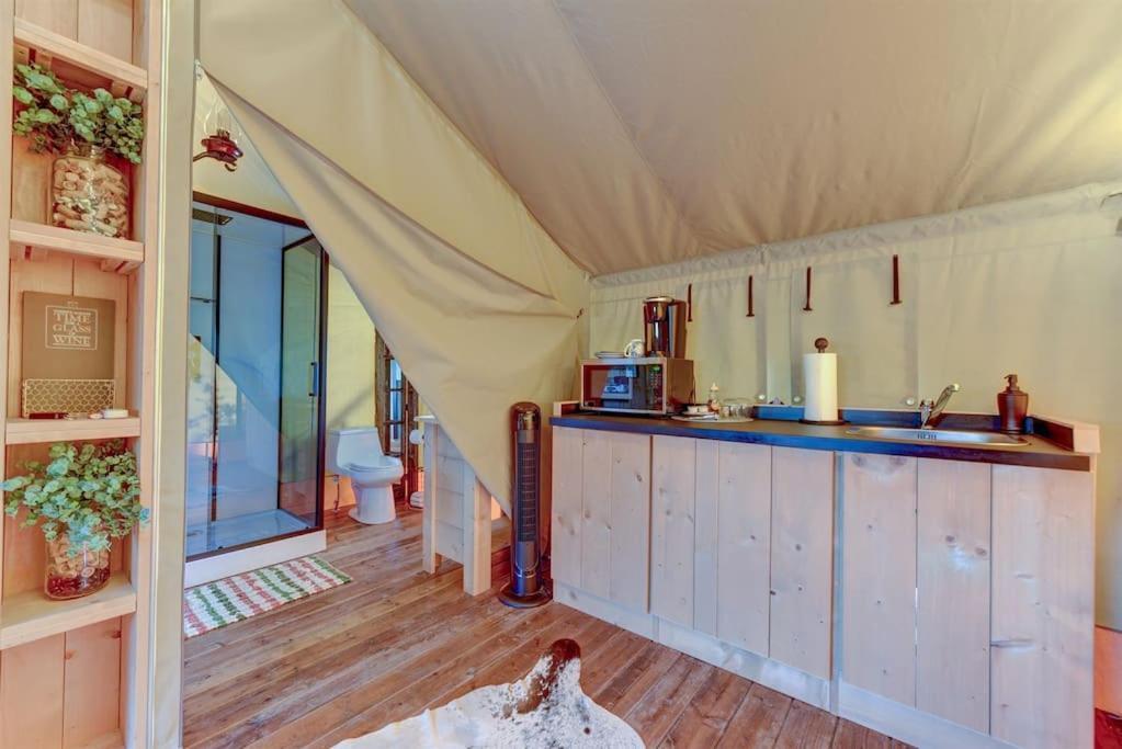 12 Fires Luxury Glamping With Heating #5 Otel Johnson City Dış mekan fotoğraf